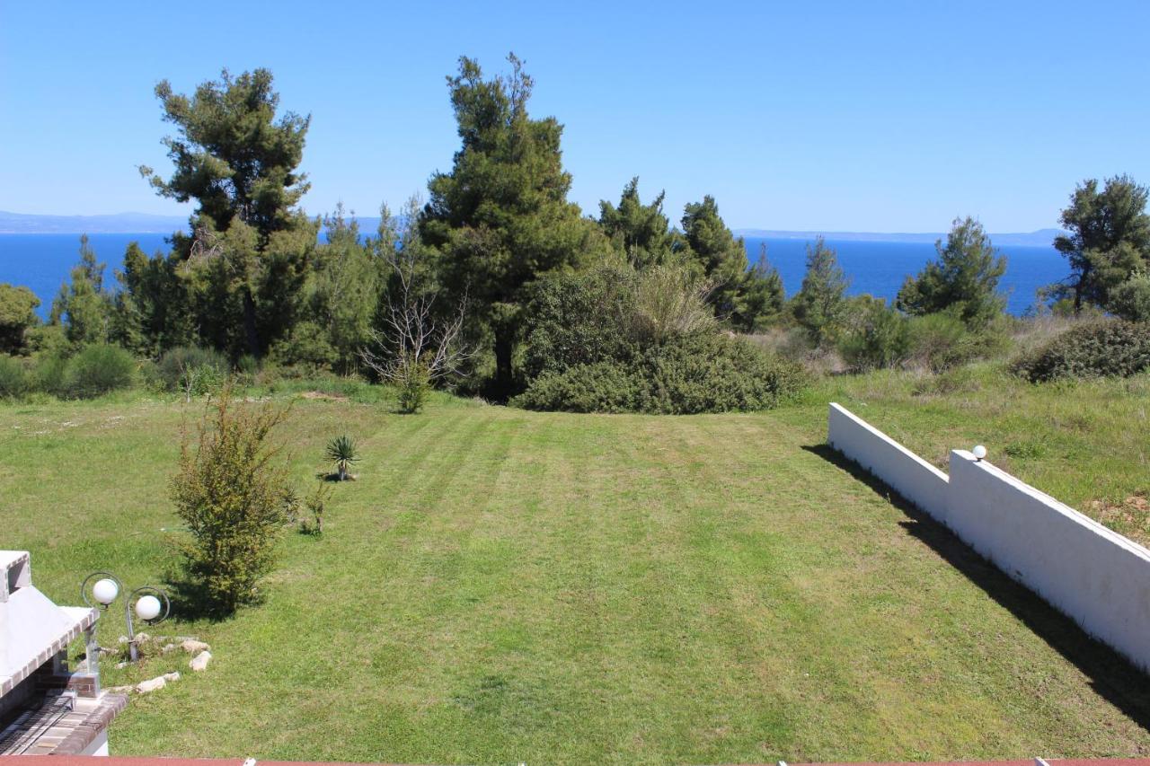 Vila Petra Afytos Exteriér fotografie