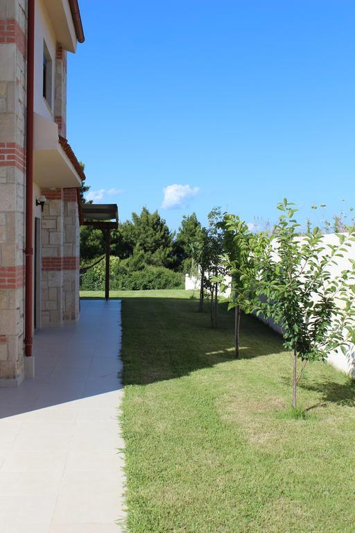 Vila Petra Afytos Exteriér fotografie