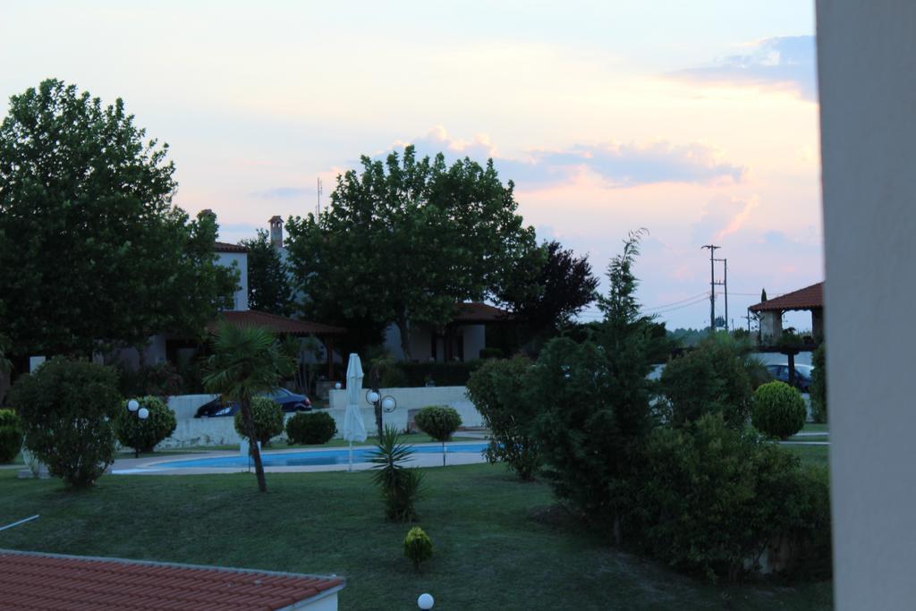 Vila Petra Afytos Exteriér fotografie