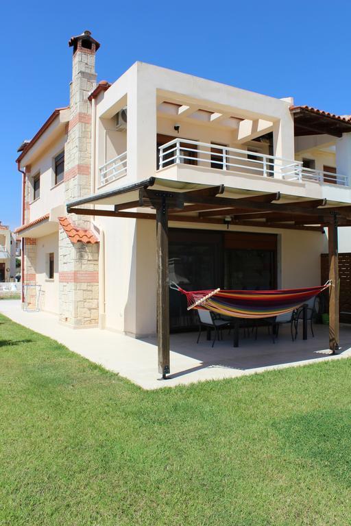 Vila Petra Afytos Exteriér fotografie