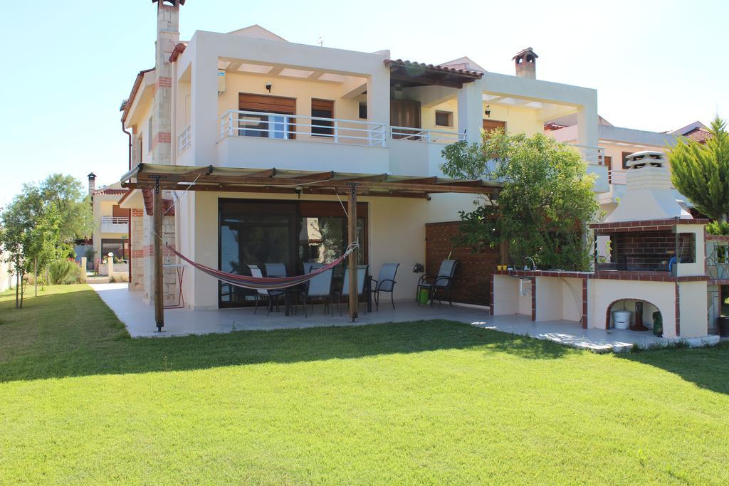 Vila Petra Afytos Exteriér fotografie