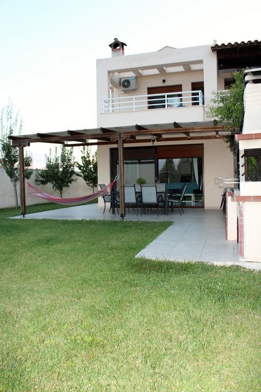 Vila Petra Afytos Exteriér fotografie